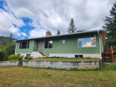 1101 W Jones Creek Rd, Grants Pass, OR 97526 - photo 3