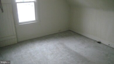 454 S 2nd St, Chambersburg, PA 17201 - photo 2