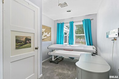 2017 W 69th St, Davenport, IA 52806 - photo 5