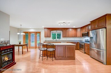 528 Hemlock Rd, Tamaqua, PA 18252 - photo 3