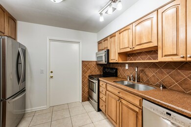 289 Porter St Naples FL 34113-large-006-