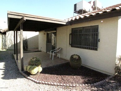 Side view, back cover patio