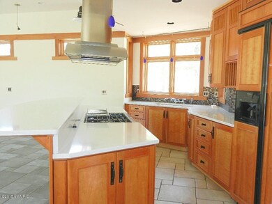 Kitchen 1.jpg