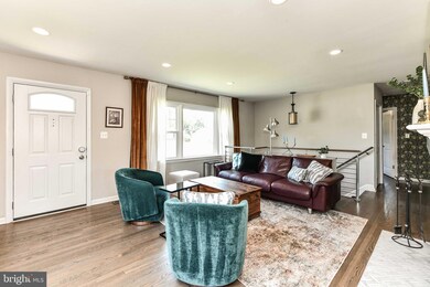 1015 Woods Place, Alexandria, VA 22302 - photo 2