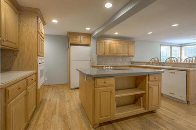 5507 Cody St, Shawnee, KS 66203 - photo 5