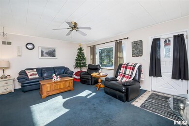 4201 Jersey Ridge Rd, Davenport, IA 52807 - photo 2