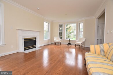 8010 Byrnwood Ct, McLean, VA 22102 - photo 5