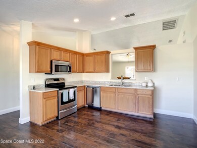 1035 Hibiscus Street-15