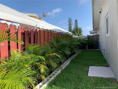 10305 NW 35th Place unit 10305, Miami, FL 33147 - photo 6