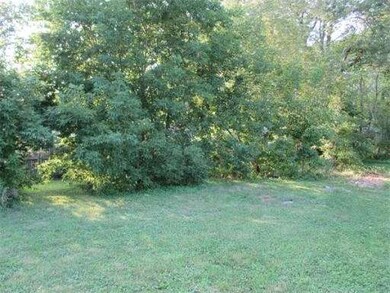 593 Locust St, Swansea, MA 02777 - photo 4