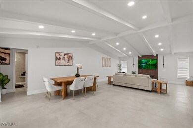 Dining room with recessed lighting and plenty of n