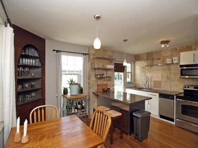 Dining & Kitchen