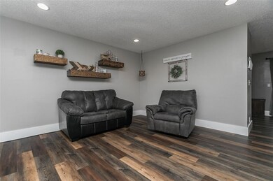 4824 Concord Ln NW, Cedar Rapids, IA 52405 - photo 7