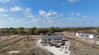 596 Hcr 1350 W, Hillsboro, TX 76645 - photo 2