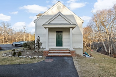 196 Summer St unit 5, Hingham, MA 02043 - photo 2