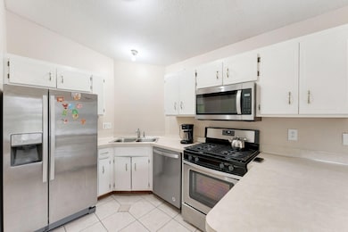 1272 Ferndale St N, Saint Paul, MN 55119 - photo 2