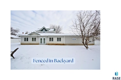 319 N Broadway St, Canton, SD 57013 - photo 6