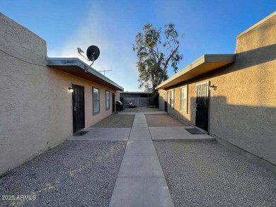 2730 E Belleview St unit 9, Phoenix, AZ 85008 - photo 3