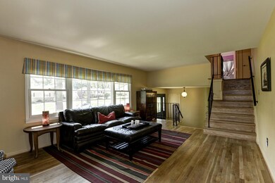 5305 Crestedge Ln, Rockville, MD 20853 - photo 5