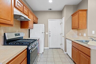 7502 Lazy Creek Dr unit B, Austin, TX 78724 - photo 6