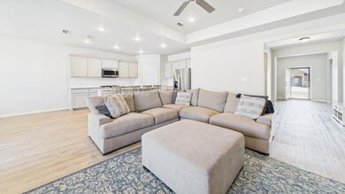 CAM03710G0-PR0103-STILL032