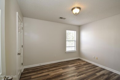 006-photo-dining-room-14934682