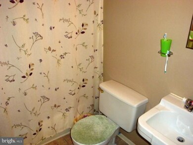 20213 Gentle Way, Montgomery Village, MD 20886 - photo 5