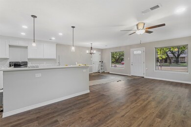 706 W Ash St, Celina, TX 75009 - photo 3