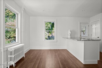 19 Division St Greenwich CT-large-029-02
