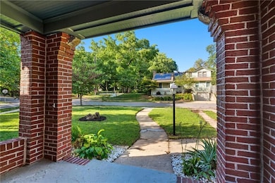 603 E 62nd St, Kansas City, MO 64110 - photo 7