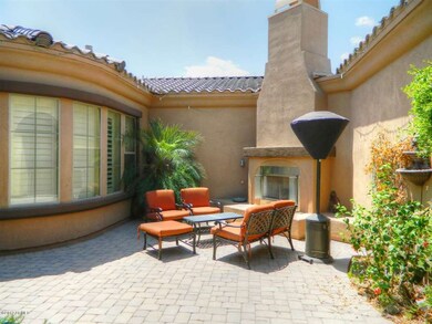 Private Courtyard w/Fireplace