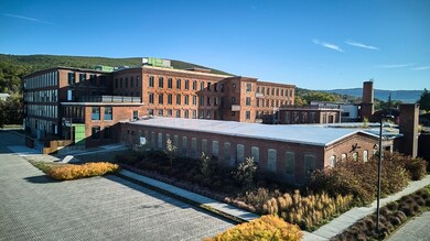 520 State Rd unit 402, North Adams, MA 01247 - photo 2