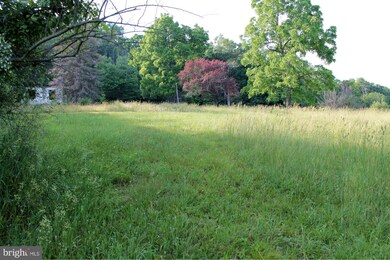 13560 Cross Creek Dr, Clear Spring, MD 21722 - photo 4