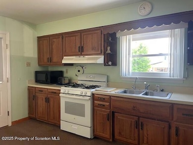 415 S Washington St, Taylor, PA 18517 - photo 3