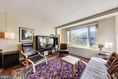 The Potomac Plaza Co-op unit 423, Washington, DC 20037 - photo 6