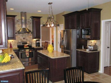 305 Aftons Cir, Spring City, PA 19475 - photo 5