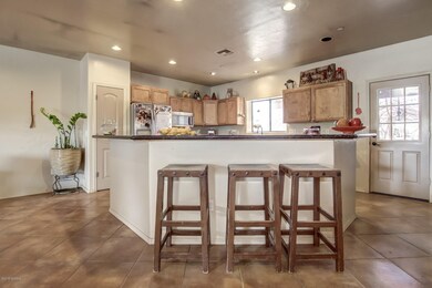Kitchen/Breakfast Bar & Island