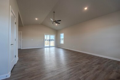 1566 N Emerald Valley Dr, Mulvane, KS 67110 - photo 5