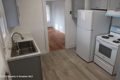 712 W Lackawanna Ave unit Rear, Blakely, PA 18447 - photo 4