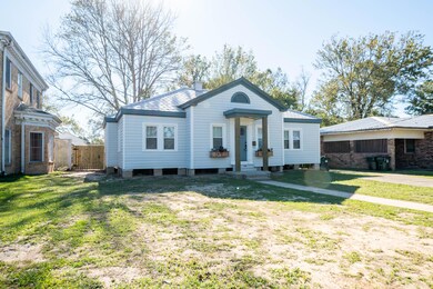 3_Outside Front (16)