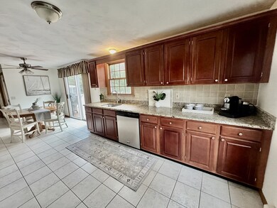 23 Catherine Ave, Franklin, MA 02038 - photo 5