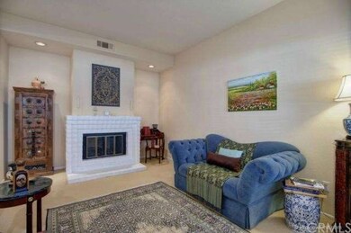 424 E Yale Loop unit 33, Irvine, CA 92614 - photo 5
