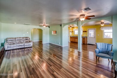 16839SDouglasLnHDR_10