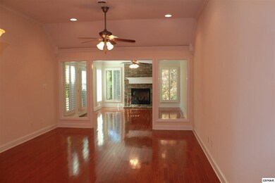 1123 Savannah Ln, Sevierville, TN 37862 - photo 4