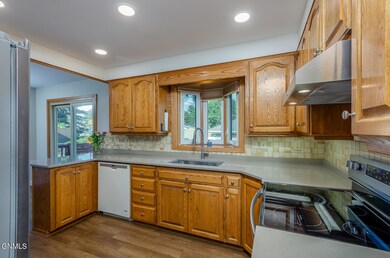 10 Kitchen