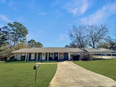 602 Maxine Ave, McComb, MS 39648 - photo 2