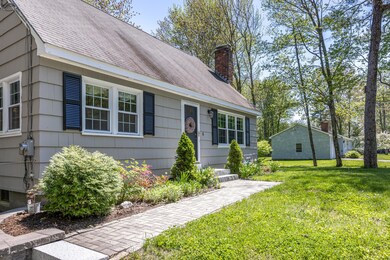 6 Philip St Cumberland ME-large-004-041-