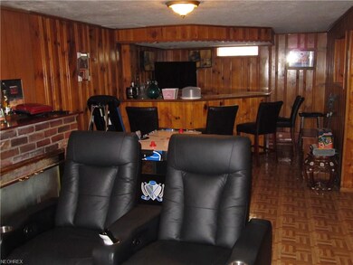 21317 Franklin Rd, Maple Heights, OH 44137 - photo 4