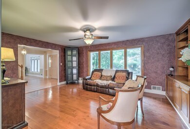 005_LIVING ROOM