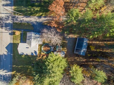 Sunny orientation and wooded boundary